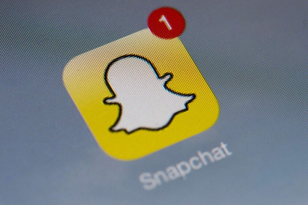 NEDENFOR ER EN MINI-GUIDE: Snapchat kommer stadig med nye oppdateringer - har du skjønt hva alle symbolene egentlig betyr? NEDENFOR ER EN MINI-GUIDE: Snapchat kommer stadig med nye oppdateringer - har du skjønt hva alle symbolene egentlig betyr?