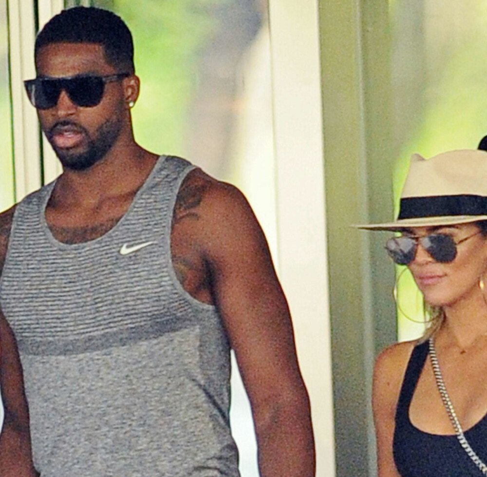 VENTER EN JENTE: Khloe Kardashian venter en liten jente når som helst med kjæresten Tristan Thompson. Basketspileren har fått mye oppmerksomhet i internasjonale medier etter at han skal ha blitt sett med en annen kvinne på nattklubb. VENTER EN JENTE: Khloe Kardashian venter en liten jente når som helst med kjæresten Tristan Thompson. Basketspileren har fått mye oppmerksomhet i internasjonale medier etter at han skal ha blitt sett med en annen kvinne på nattklubb.