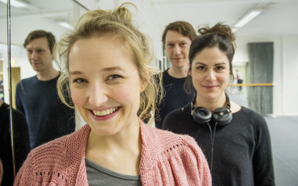 OPPTAK: Ine Marie Wilman, Simon J. Berger og Anne Sewitsky på settet under innspillingen av filmen. OPPTAK: Ine Marie Wilman, Simon J. Berger og Anne Sewitsky på settet under innspillingen av filmen.