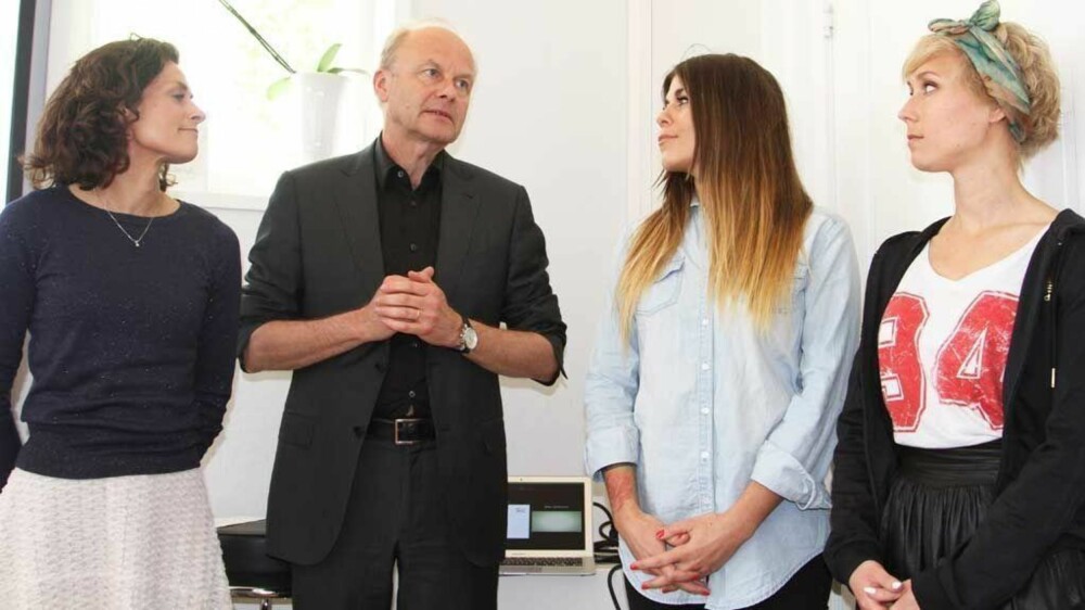 UNDER LANSERINGEN: Fra venstre: Ernæringsfysiolog Marte Gjeitung Byfuglien i Mills, Psykiater og professor Finn Skårderud, Side2-blogger Kristin Gjelsvik og Mathilde Espeseth. UNDER LANSERINGEN: Fra venstre: Ernæringsfysiolog Marte Gjeitung Byfuglien i Mills, Psykiater og professor Finn Skårderud, Side2-blogger Kristin Gjelsvik og Mathilde Espeseth.