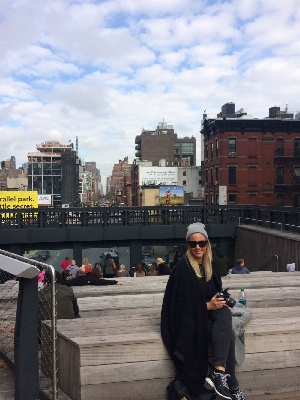 NEW YORK: Thea flyttet til New York for å jobbe som frilansjournalist. Nå er det vanskelig å se for seg at hun kan flytte tilbake dit. NEW YORK: Thea flyttet til New York for å jobbe som frilansjournalist. Nå er det vanskelig å se for seg at hun kan flytte tilbake dit.