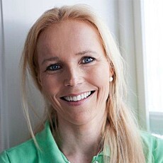 LEGE OG SEKSBARNSMOR Berit Nordstrand er lidenskapelig opptatt av å formidle hvordan du kan kose deg til optimal livskvalitet gjennom små grep som gir stor effekt. LEGE OG SEKSBARNSMOR Berit Nordstrand er lidenskapelig opptatt av å formidle hvordan du kan kose deg til optimal livskvalitet gjennom små grep som gir stor effekt.