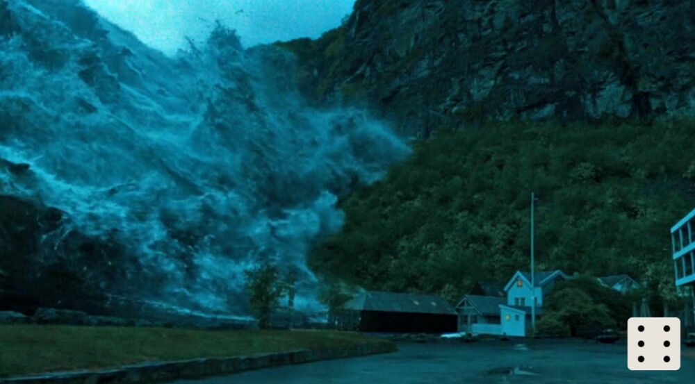 SLIK SER DET UT i Bølgen når flodbølgen når Geiranger. SLIK SER DET UT i Bølgen når flodbølgen når Geiranger.