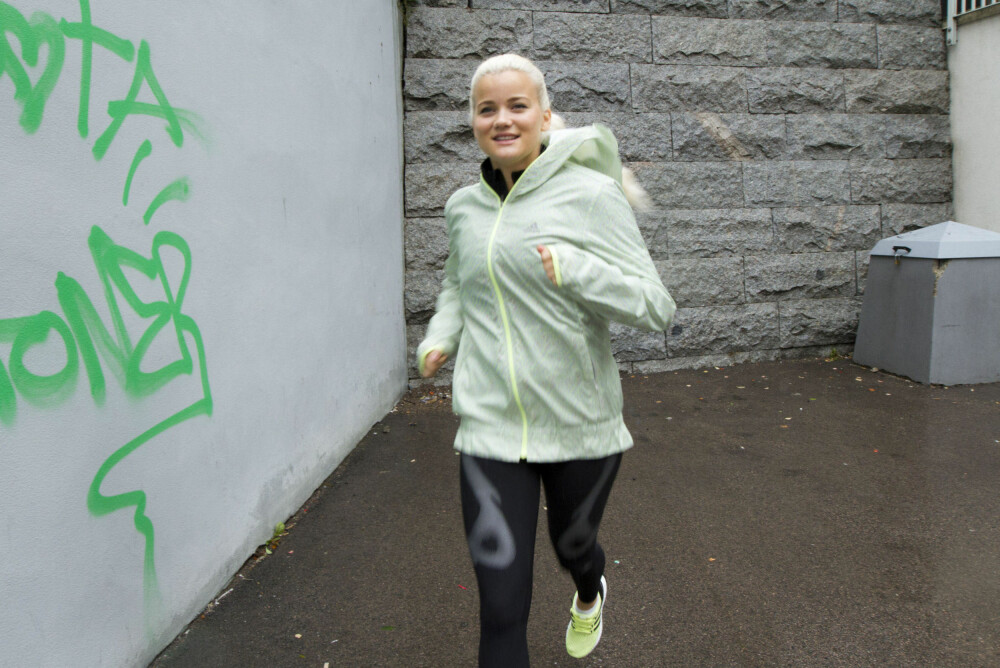 Sandra er like glad i å løpe, som å danse og trene thaiboksing. Sandra er like glad i å løpe, som å danse og trene thaiboksing.