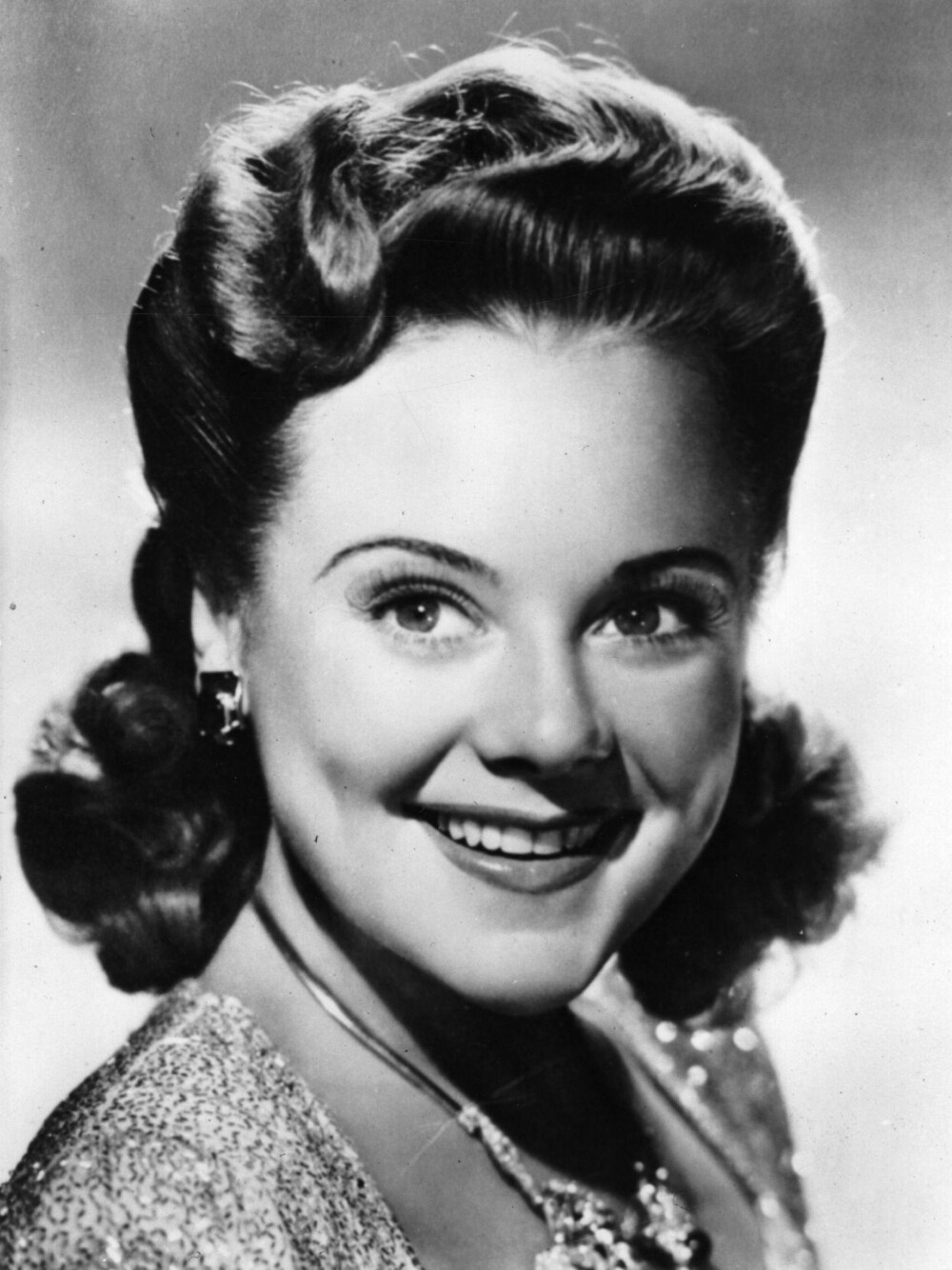 NUMMER FIRE: Sonja Henie. NUMMER FIRE: Sonja Henie.