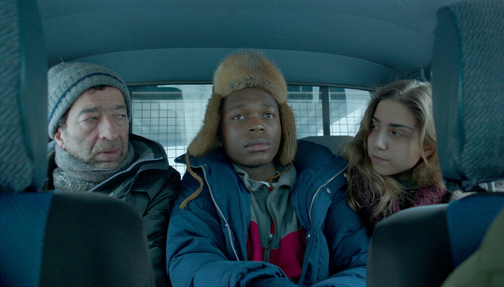 SJARMERENDE: Slimane Dazi som Zoran, Olivier Mukuta som Abedi og Elisar Sayegh som Mona i den nye komedien «Welcome to Norway».. Foto: Motlys / Norsk Filmdistribusjon SJARMERENDE: Slimane Dazi som Zoran, Olivier Mukuta som Abedi og Elisar Sayegh som Mona i den nye komedien «Welcome to Norway».. Foto: Motlys / Norsk Filmdistribusjon