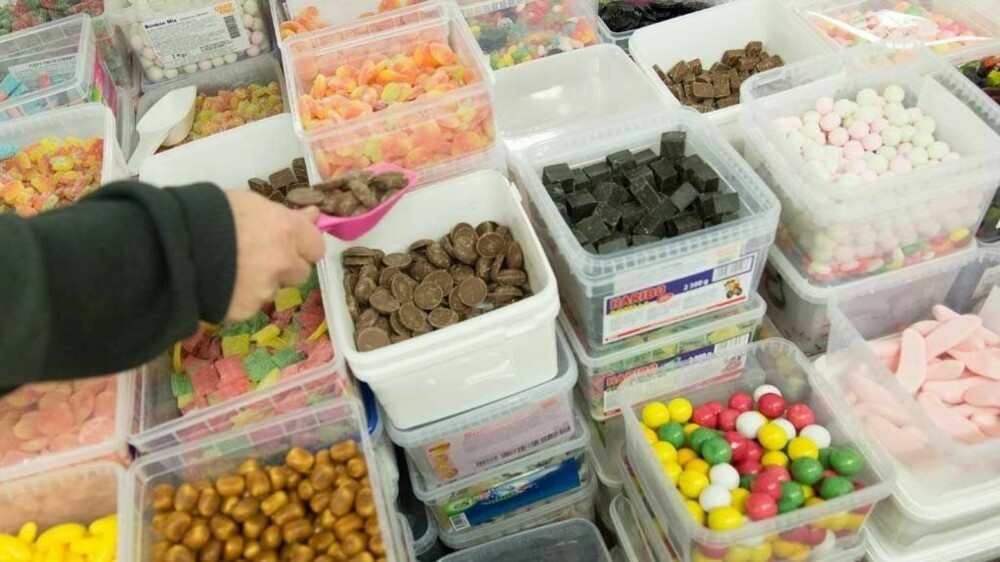 - Å dumpe prisen på godteri er bare trist, mener generalsekretær i Diabetesforbundet. - Å dumpe prisen på godteri er bare trist, mener generalsekretær i Diabetesforbundet.