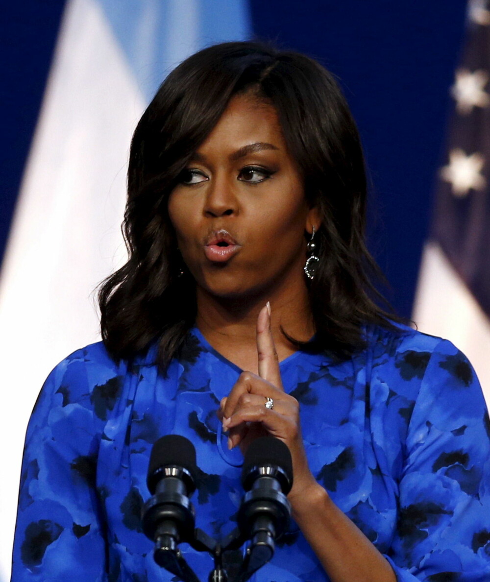 MICHELLE OBAMA talte til skolejenter i Argentina. Hun har jobbet mye med unge jenters selvbilde og ikke minst rett til utdanning. Hennes egen skolegang var ingen selvfølge. MICHELLE OBAMA talte til skolejenter i Argentina. Hun har jobbet mye med unge jenters selvbilde og ikke minst rett til utdanning. Hennes egen skolegang var ingen selvfølge.