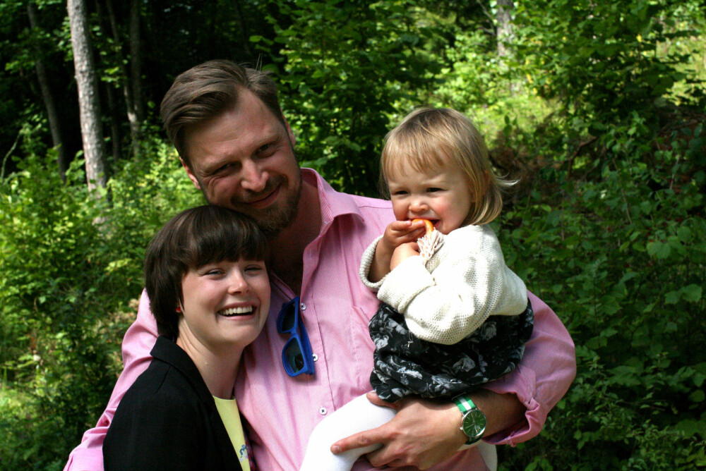 FAMILIEN SAMLET: Karla Linhave Siverts (28), Thorleif Linhave Bamle (36) og Juno. FAMILIEN SAMLET: Karla Linhave Siverts (28), Thorleif Linhave Bamle (36) og Juno.