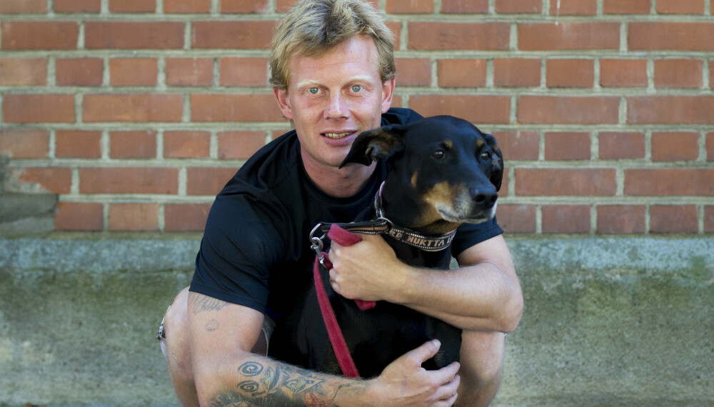 BESTEVENNER: Øivind med hunden Nemi, som han også omtaler som «dama mi». BESTEVENNER: Øivind med hunden Nemi, som han også omtaler som «dama mi».