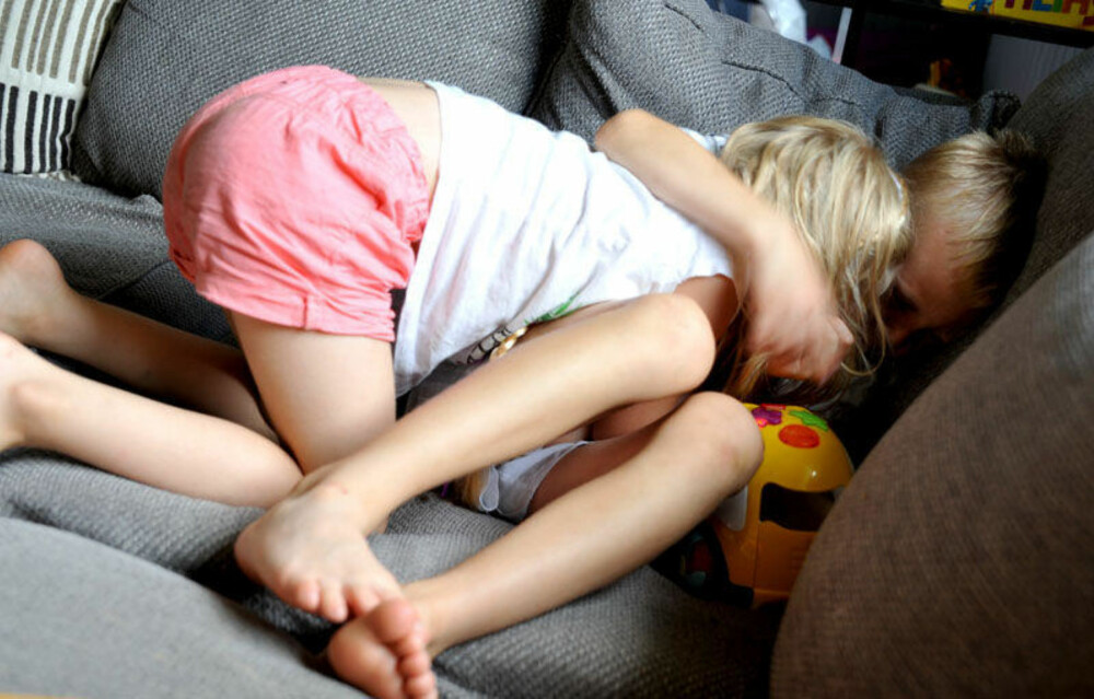 Marte og mannen har to små barn på fem og seks år og Marte er i tillegg bonusmamma til en 15-åring. Marte og mannen har to små barn på fem og seks år og Marte er i tillegg bonusmamma til en 15-åring.