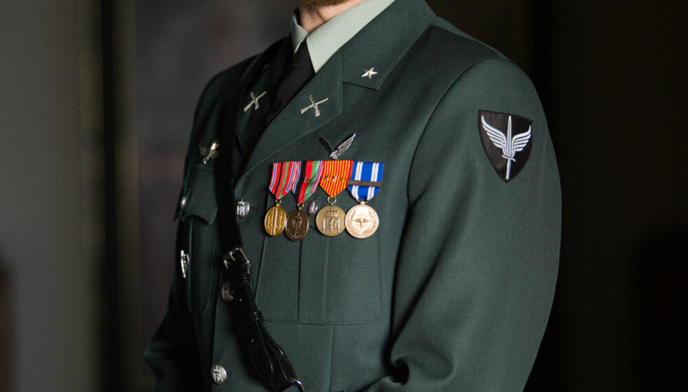 MEDALJER: Odd-Magnus Williamson som Johansen, spesialsoldat som både dekoreres og henges ut. MEDALJER: Odd-Magnus Williamson som Johansen, spesialsoldat som både dekoreres og henges ut.
