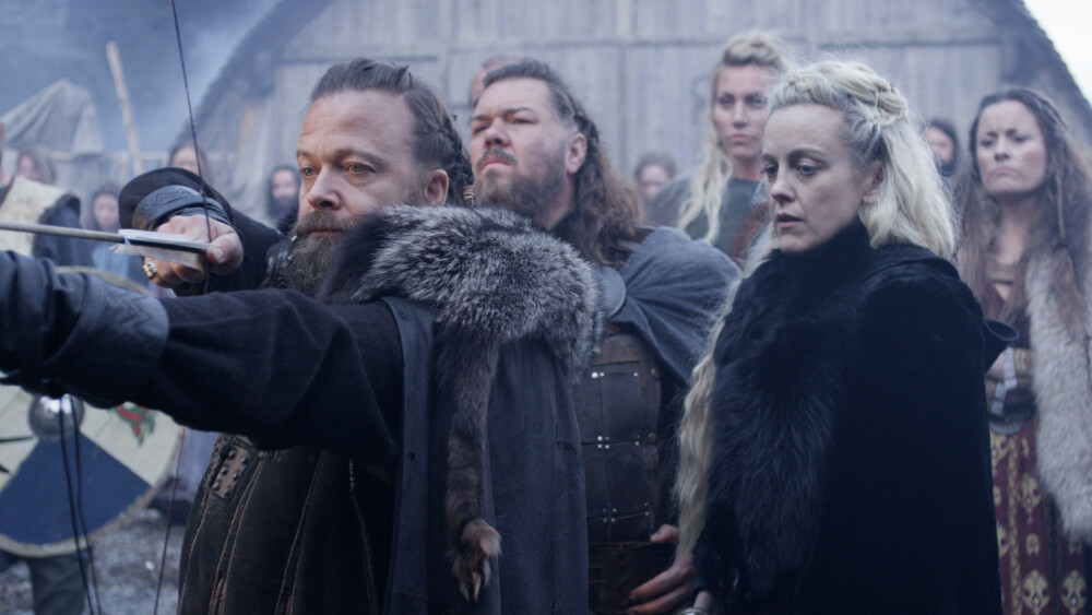 Orm (Kåre Conradi), Arvid (Nils Jørgen Kaalstad) og Hildur (Marian Saastad Ottesen) i Vikingane, som kan vinne beste realityprogram for andre år på rad. Orm (Kåre Conradi), Arvid (Nils Jørgen Kaalstad) og Hildur (Marian Saastad Ottesen) i Vikingane, som kan vinne beste realityprogram for andre år på rad.