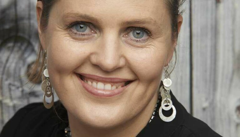 Relasjonsterapeut Dora Thorhalsdottir sier at mange barnehageansatte melder om en økende andel ettergivende foreldre. Relasjonsterapeut Dora Thorhalsdottir sier at mange barnehageansatte melder om en økende andel ettergivende foreldre.