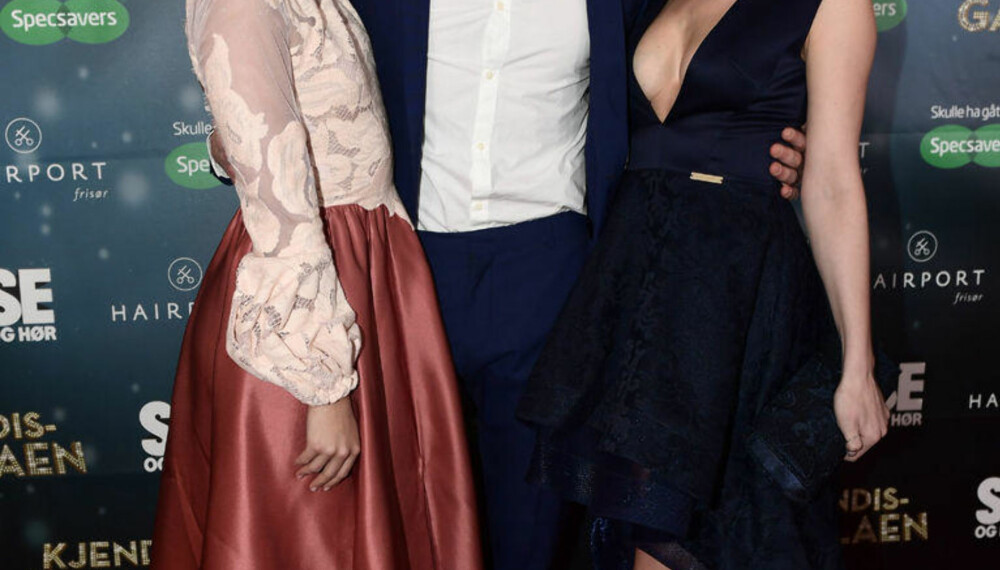 Emilie «Voe» Nereng, Espen Hilton og Caroline Berg Eriksen ankommer Kjendisgallaen 2016 som arrangeres av Se og Hør på Chat Noir. Emilie «Voe» Nereng, Espen Hilton og Caroline Berg Eriksen ankommer Kjendisgallaen 2016 som arrangeres av Se og Hør på Chat Noir.