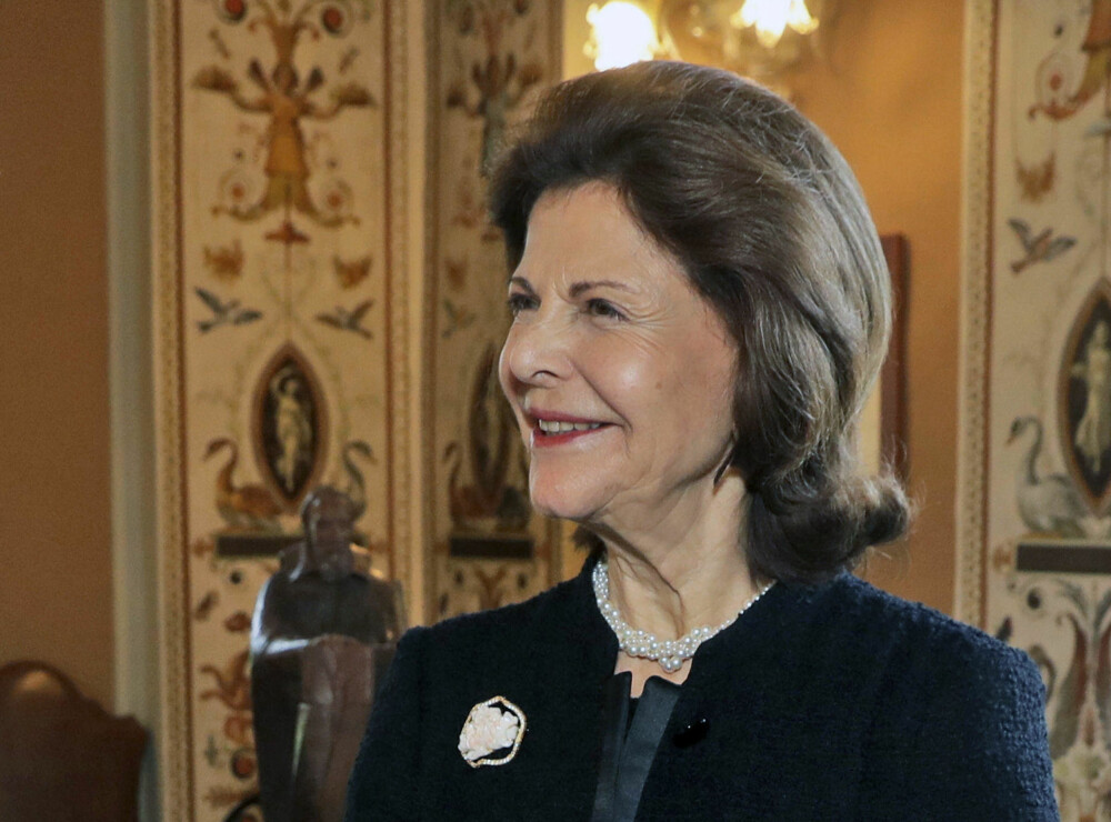 SPØKELSER: Sveriges dronning Silvia hevder det spøker på Drottningholms slott. Her avbildet under et besøk i Vatikanet i fjor høst. SPØKELSER: Sveriges dronning Silvia hevder det spøker på Drottningholms slott. Her avbildet under et besøk i Vatikanet i fjor høst.