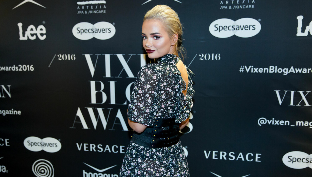Sophie Elise Isachsen ankommer Vixen Blog Awards. Sophie Elise Isachsen ankommer Vixen Blog Awards.