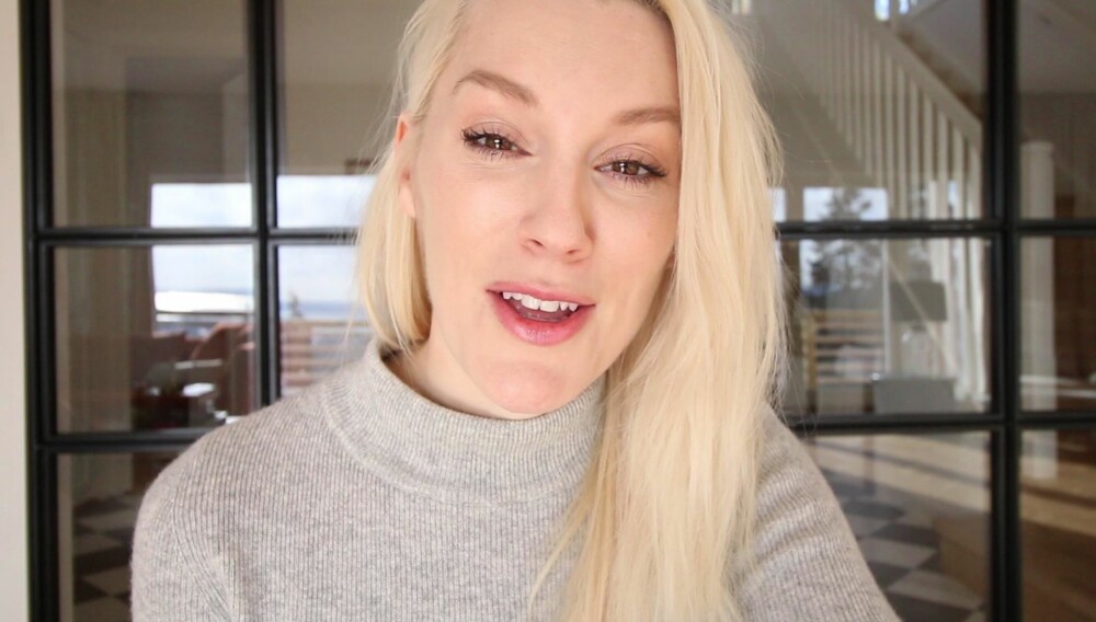 Tine Monsen svarer på spørsmål om kvinnedagen, sammen med bloggere som blant andre Anna Rasmussen, Ingrid Holm og Martine Halvorsen. Tine Monsen svarer på spørsmål om kvinnedagen, sammen med bloggere som blant andre Anna Rasmussen, Ingrid Holm og Martine Halvorsen.