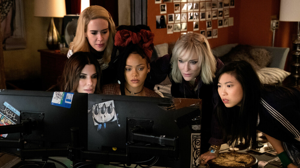 Sarah Poulsen, Sandra Bullock, Rihanna, Cate Blanchett og Awkwafina i Ocean's 8. Sarah Poulsen, Sandra Bullock, Rihanna, Cate Blanchett og Awkwafina i Ocean's 8.
