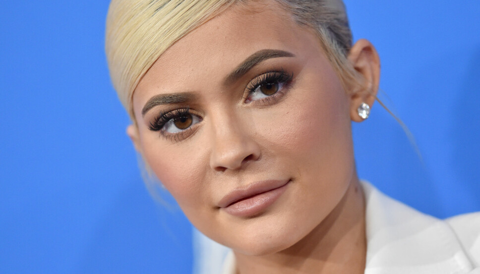 TOK UT FILLERS: Kylie Jenner tok i sommer ut leppefillerne hun har blitt verdenskjent for. Den unge makeupgründeren pryder nå forsiden av Vogue Australia, hvor hun snakker ut om blant annet dét. Her på MTV Video Music Awards 20. august 2018. TOK UT FILLERS: Kylie Jenner tok i sommer ut leppefillerne hun har blitt verdenskjent for. Den unge makeupgründeren pryder nå forsiden av Vogue Australia, hvor hun snakker ut om blant annet dét. Her på MTV Video Music Awards 20. august 2018.
