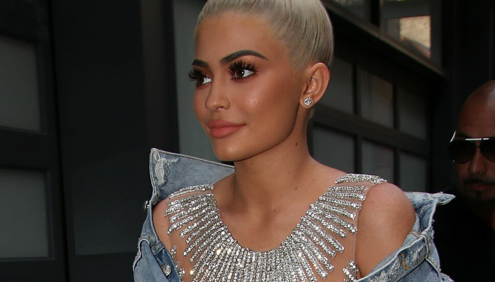 Bader i luksus: Kylie Jenner har et fantastisk hjem, og nå viser hun det frem. Bader i luksus: Kylie Jenner har et fantastisk hjem, og nå viser hun det frem.