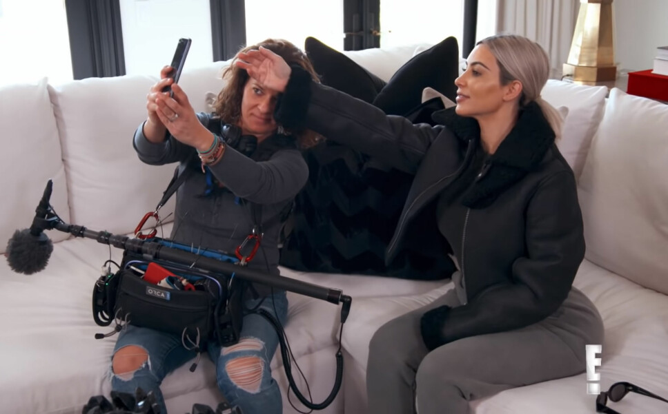 FIKK SEG «SELFIEASSISTENT»: Kim Kardashian rekrutterte Paxy fra filmcrewet som lager Keeping Up With The Kardashians som selfiehjelp. FIKK SEG «SELFIEASSISTENT»: Kim Kardashian rekrutterte Paxy fra filmcrewet som lager Keeping Up With The Kardashians som selfiehjelp.