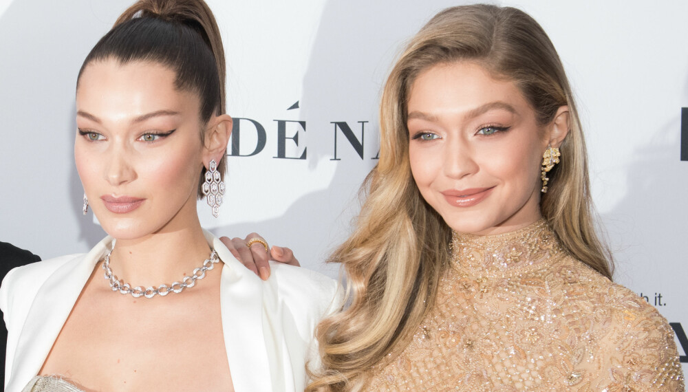 VINGET EYELINER, her sett på supermodellene Bella og Gigi Hadid, er nydelig! Men ikke alltid like lett å få til. Visste du at du ikke skal dra i øyelokket mens du legger lineren? VINGET EYELINER, her sett på supermodellene Bella og Gigi Hadid, er nydelig! Men ikke alltid like lett å få til. Visste du at du ikke skal dra i øyelokket mens du legger lineren?