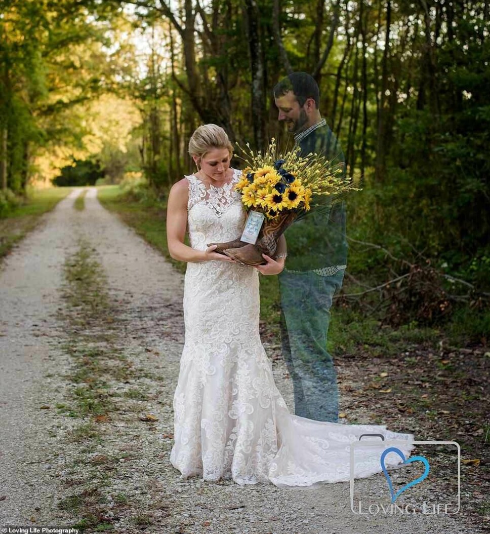 PHOTOSHOPPET: Bildet viser Jessica med sin mann photoshoppet inn, samt støvlene hans. PHOTOSHOPPET: Bildet viser Jessica med sin mann photoshoppet inn, samt støvlene hans.