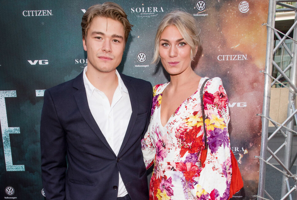 UNGE OG FLOTTE: Det er ingen tvil om at dette vakre paret er lykkelig forelsket, skuespiller Jonas Hoff Oftebro og kjæresten Olly Johanne Lid. UNGE OG FLOTTE: Det er ingen tvil om at dette vakre paret er lykkelig forelsket, skuespiller Jonas Hoff Oftebro og kjæresten Olly Johanne Lid.