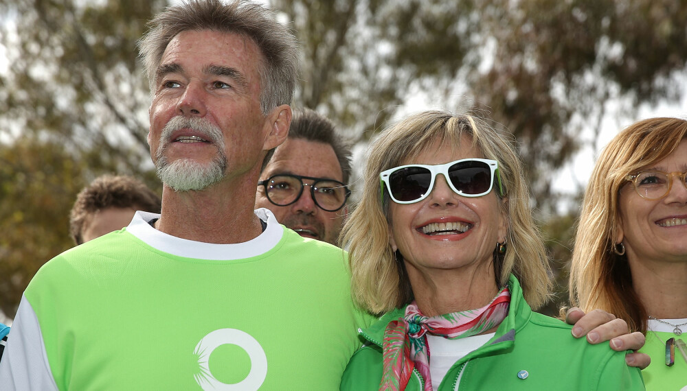 STØTTE: Olivia Newton John med ektemannen John Easterling. STØTTE: Olivia Newton John med ektemannen John Easterling.