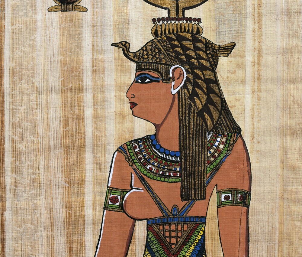 I gamle Egypt brukte både kvinner og menn sminke. Her er en gjenskapt relieff av Kleopatra. I gamle Egypt brukte både kvinner og menn sminke. Her er en gjenskapt relieff av Kleopatra.