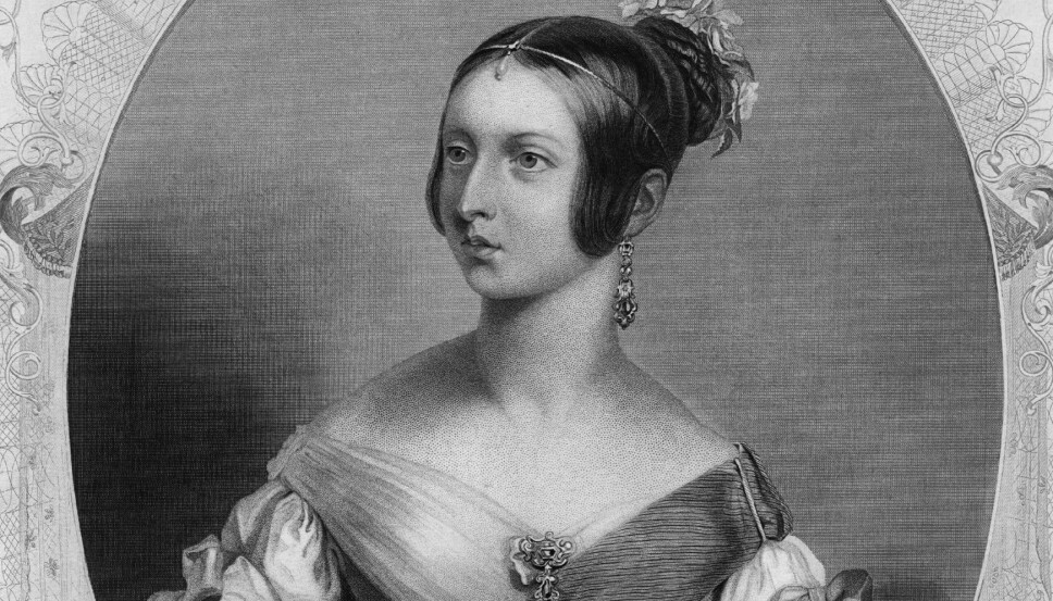 Men så annonserte dronning Victoria at sminke var vulgært, og igjen ble det naturlige ansiktet idealet. Men så annonserte dronning Victoria at sminke var vulgært, og igjen ble det naturlige ansiktet idealet.