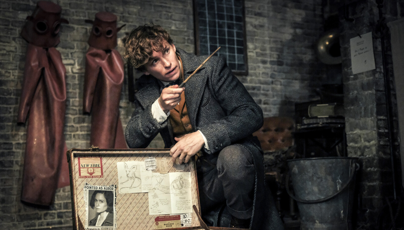 Eddie Redmayne i en scene fra «Fantastic Beasts: The Crimes of Grindelwald». Eddie Redmayne i en scene fra «Fantastic Beasts: The Crimes of Grindelwald».