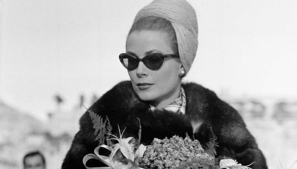EKTEE DIVA: Fyrstinne og skuespiller Grace Kelly med et av sine utallige par svarte solbriller. EKTEE DIVA: Fyrstinne og skuespiller Grace Kelly med et av sine utallige par svarte solbriller.