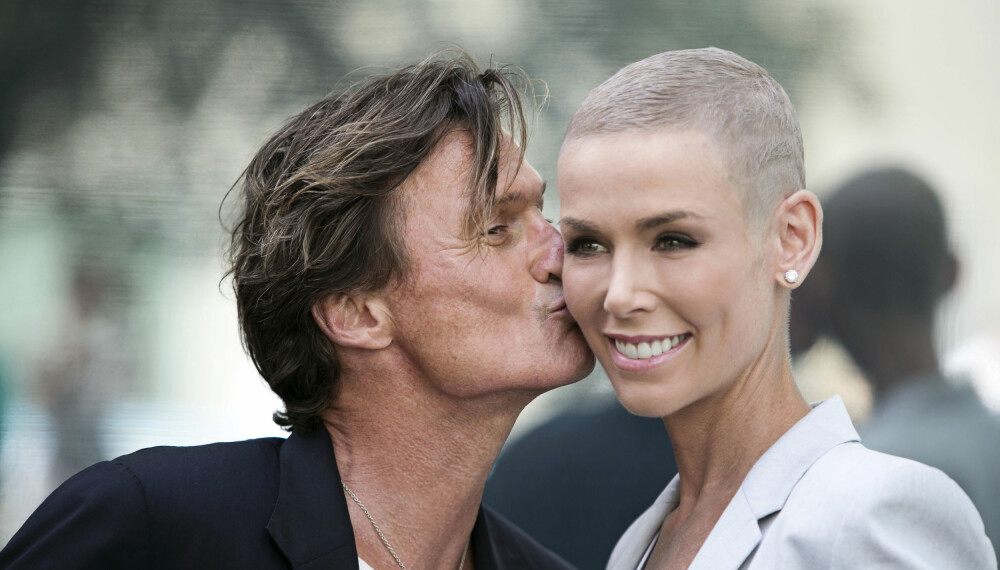SAMMEN I TYKT OG TYNT: Petter
Stordalen har stått last og brast ved
sin kones side etter at hun fikk den
alvorlige diagnosen. De giftet seg i
Marokko i 2010 med 237 gjester til
stede. SAMMEN I TYKT OG TYNT: Petter
Stordalen har stått last og brast ved
sin kones side etter at hun fikk den
alvorlige diagnosen. De giftet seg i
Marokko i 2010 med 237 gjester til
stede.