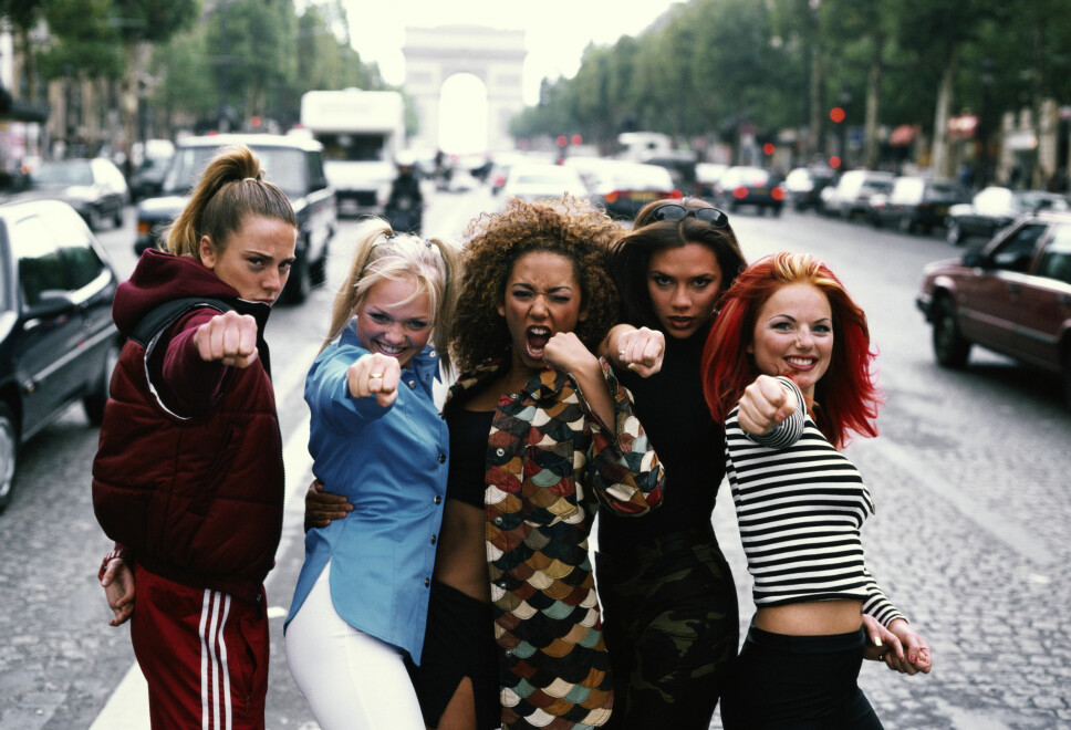 1996: Melanie Chisholm (f.v.), Emma Bunton. Melanie Brown, Victoria Beckham og Geri Halliwell i Paris. 1996: Melanie Chisholm (f.v.), Emma Bunton. Melanie Brown, Victoria Beckham og Geri Halliwell i Paris.