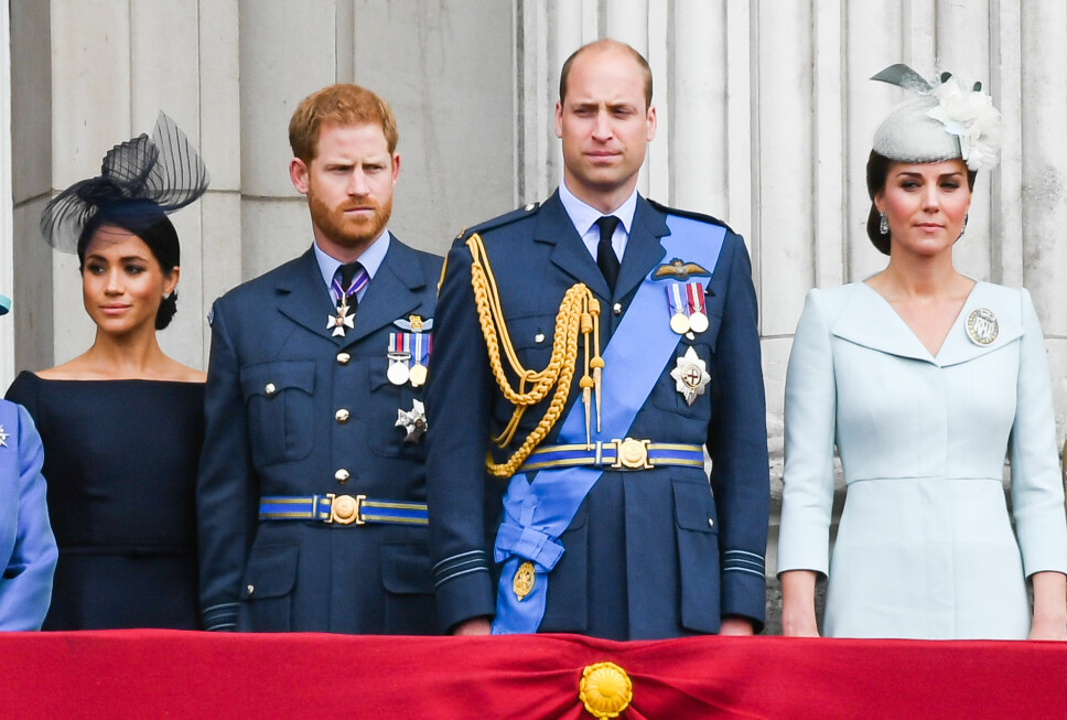 FAMILIEFEIDE: Bråket mellom
Meghan og Kate har også gått
ut over det nære forholdet
mellom William og Harry.
KOSTE FAMILIEFEIDE: Bråket mellom
Meghan og Kate har også gått
ut over det nære forholdet
mellom William og Harry.
KOSTE