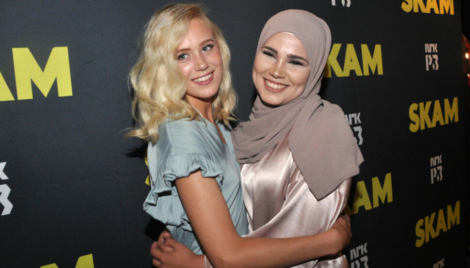 SKAM: Josefine Frida Pettersen og Iman Meskini på avslutningsfesten for Skam i juni 2017. De unge skuespillerne ble verdenskjente etter suksesserien. SKAM: Josefine Frida Pettersen og Iman Meskini på avslutningsfesten for Skam i juni 2017. De unge skuespillerne ble verdenskjente etter suksesserien.