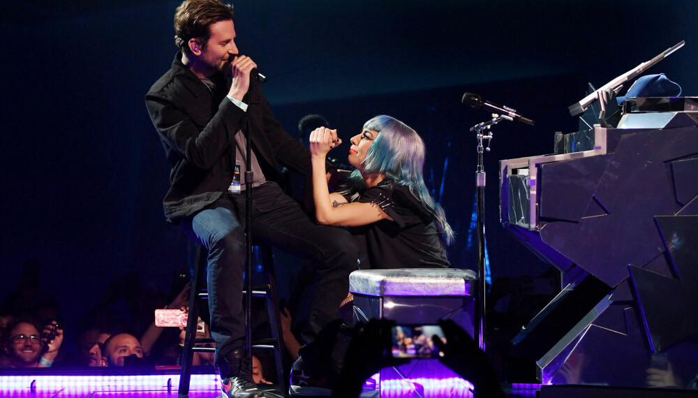Lady Gaga og Bradley Cooper fikk et godt forhold under innspillingen av filmen "A Star Is Born". Lady Gaga og Bradley Cooper fikk et godt forhold under innspillingen av filmen "A Star Is Born".