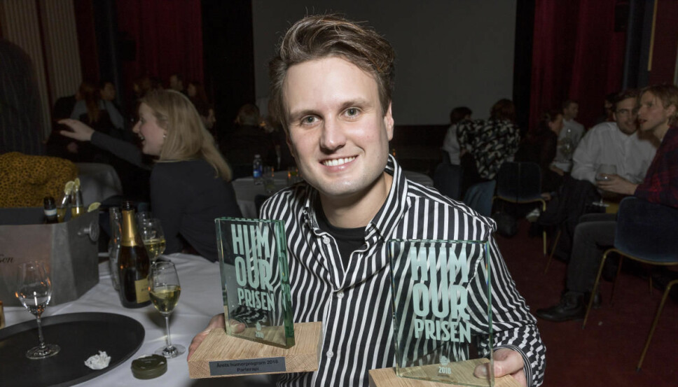 STOLT VINNER: Kevin Vågenes var nominert til tre priser og vant to av dem under årets Humorpris. Han vant «Årets morsomste på TV» og «Årets humorprogram», mens «Årets morsomste på nett» gikk til Herman Flesvig. STOLT VINNER: Kevin Vågenes var nominert til tre priser og vant to av dem under årets Humorpris. Han vant «Årets morsomste på TV» og «Årets humorprogram», mens «Årets morsomste på nett» gikk til Herman Flesvig.