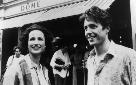Andie Mc Dowell og Hugh Grant i «Fire bryllup og en gravferd». Andie Mc Dowell og Hugh Grant i «Fire bryllup og en gravferd».
