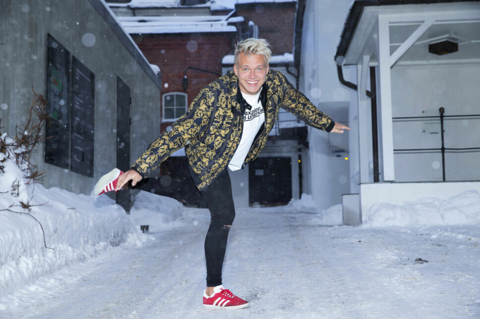 GIR GASS: Erik Anders håper han kan livnære seg av å jobbe med TV og
musikk. Nå holder han på med en
mastergrad i statsvitenskap. GIR GASS: Erik Anders håper han kan livnære seg av å jobbe med TV og
musikk. Nå holder han på med en
mastergrad i statsvitenskap.