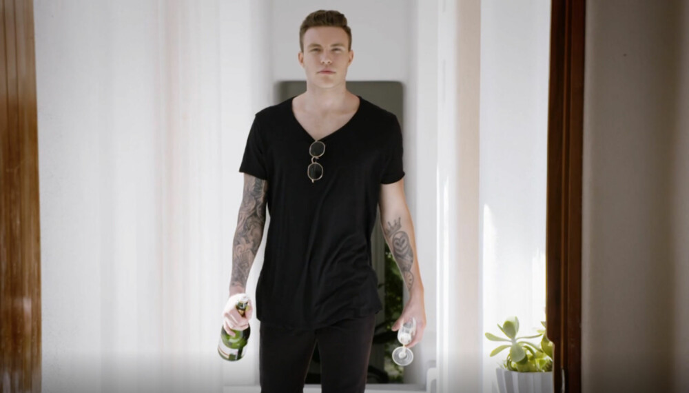 SPILLER: Floyd Olsen i første episode av «Paradise Hotel» 2019. SPILLER: Floyd Olsen i første episode av «Paradise Hotel» 2019.