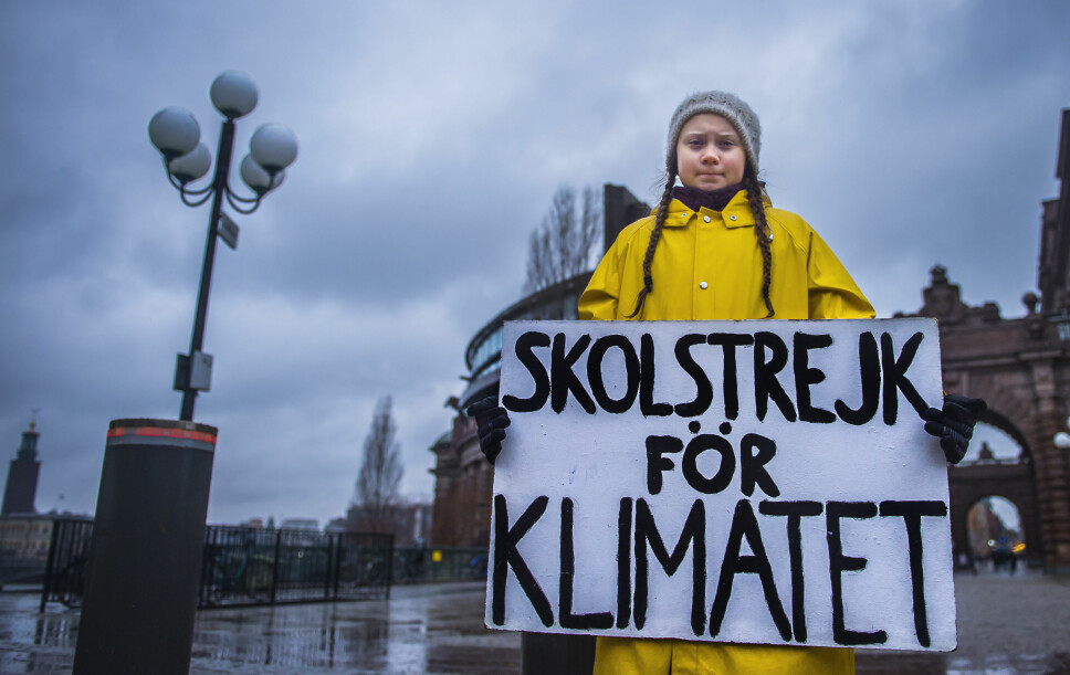 STARTET ALENE: Greta Thunberg startet klimastreiken helt alene i fjor, da hun satte seg utenfor Riksdagsbygningen. STARTET ALENE: Greta Thunberg startet klimastreiken helt alene i fjor, da hun satte seg utenfor Riksdagsbygningen.