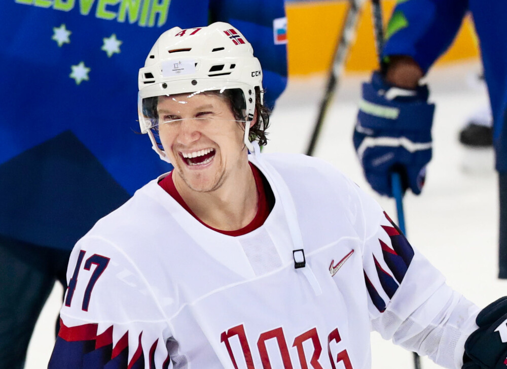 SPORTY PAR: Mens Silje er en av verdens beste snowboardkjørere, er Alexander ishockeyproff med både OL- og VM-deltagelse på merittlisten. De møttes første gang på Olympiatoppen. SPORTY PAR: Mens Silje er en av verdens beste snowboardkjørere, er Alexander ishockeyproff med både OL- og VM-deltagelse på merittlisten. De møttes første gang på Olympiatoppen.