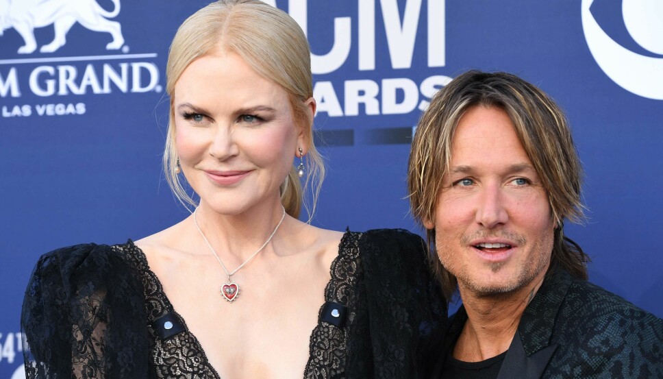 BESTEMT MAMMA: Nicole Kidman innrømmer at hun kanskje er en i overkant streng mamma når hun nekter barna å få egen telefon. BESTEMT MAMMA: Nicole Kidman innrømmer at hun kanskje er en i overkant streng mamma når hun nekter barna å få egen telefon.