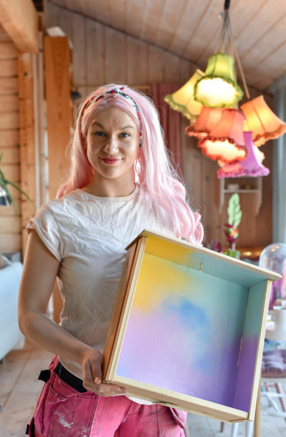 FARGEGLAD: Unicornskuffer er en morsom detalj som vil gjøre alle som åpner skuffene i godt humør. Christina Fraas aka Kirsebærhagen viser deg hvordan du gjør det selv! FARGEGLAD: Unicornskuffer er en morsom detalj som vil gjøre alle som åpner skuffene i godt humør. Christina Fraas aka Kirsebærhagen viser deg hvordan du gjør det selv!